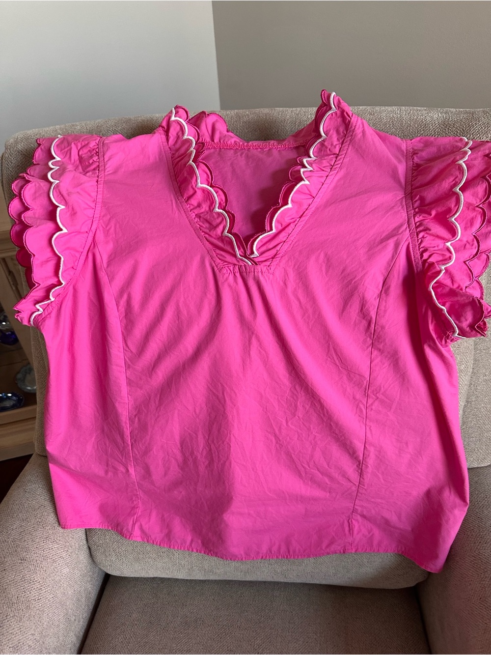 Womens Hot Pink Scalloped V-Neck Ruffled Sleeve Top